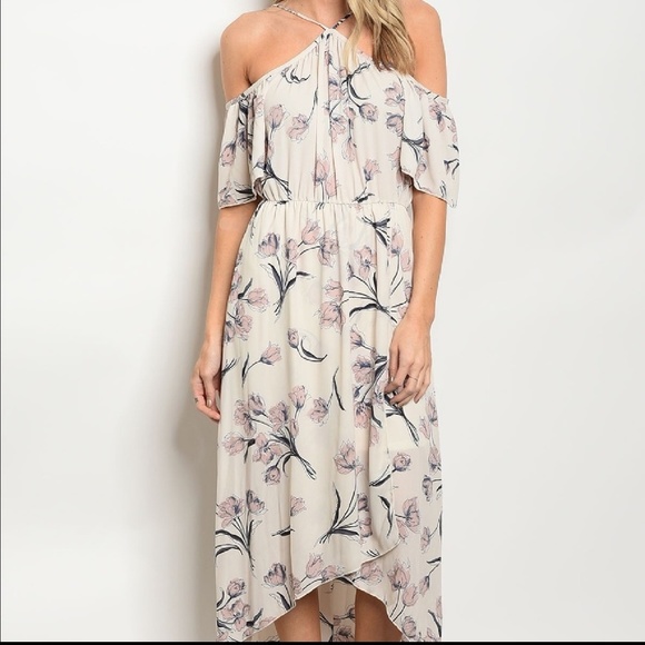Dresses & Skirts - Last One! Floral high/low dress